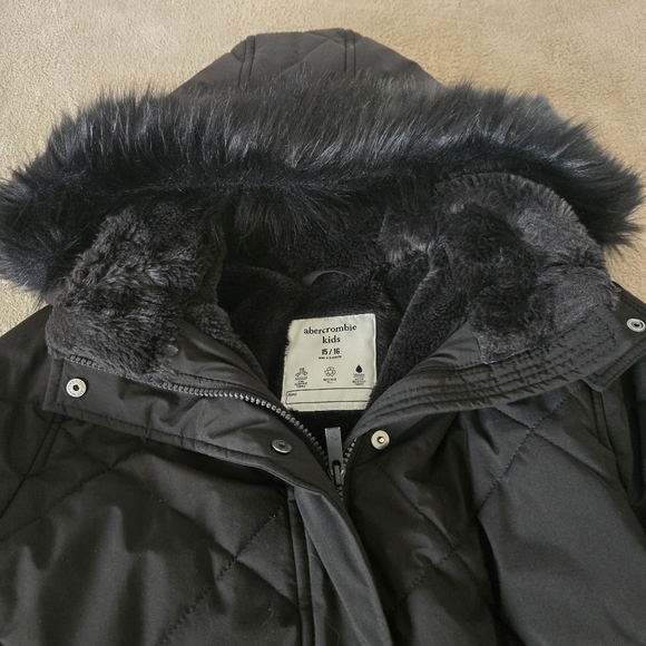 Abercrombie & Fitch Kids Girls Black Quilted Puffer Jacket 15/16 - Picture 3 of 13